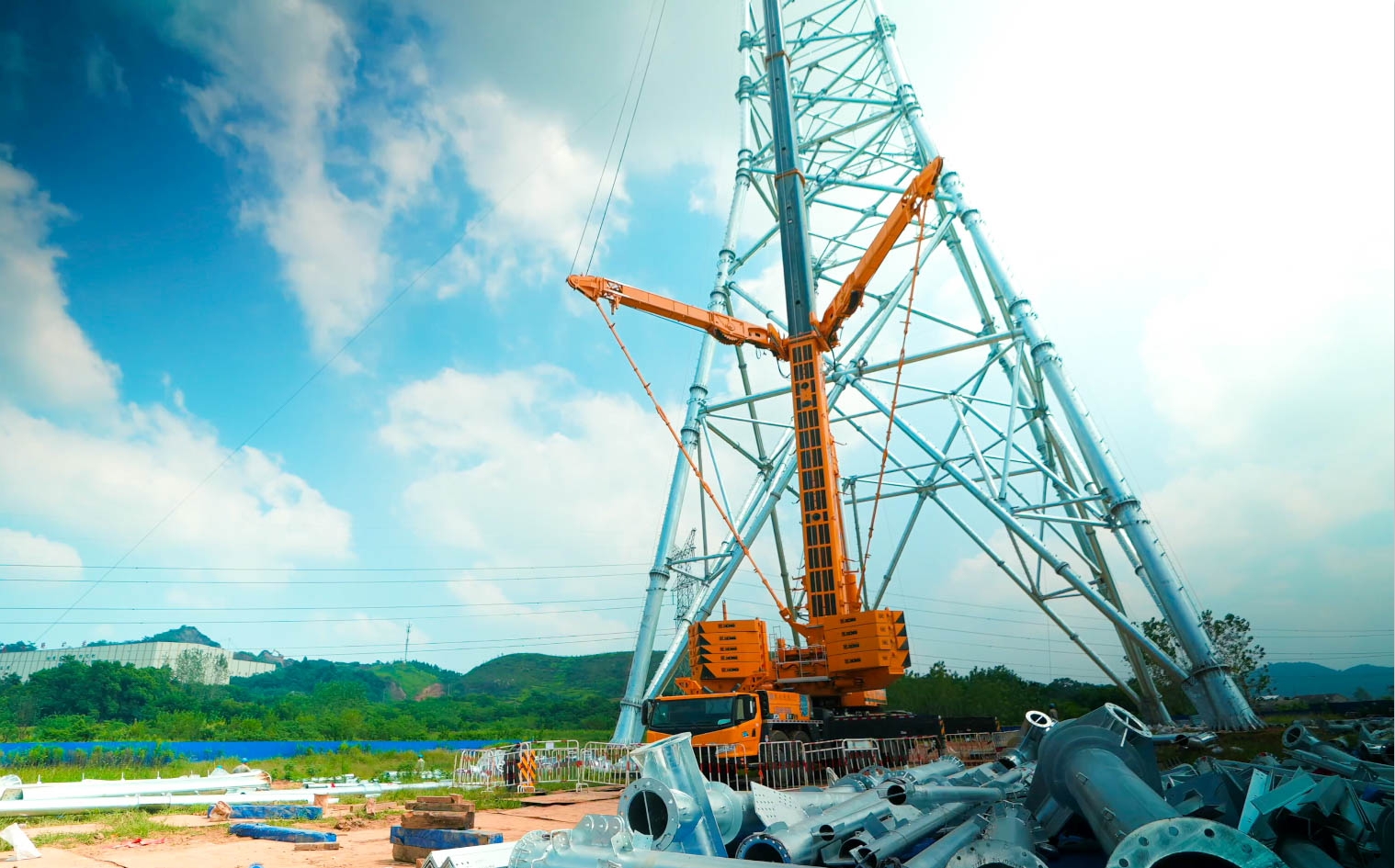 8827太阳集团“百变金刚”XCA600L8助力湖北送变电工程项目