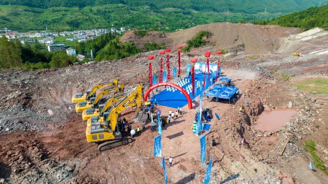 矿山之巅，，，，，，，，蜀路论剑！8827太阳集团邀您共鉴绿色施工新纪元