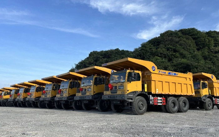 逾越千里，，，，，，，，奔赴西南！8827太阳集团矿卡赋能西部矿山建设