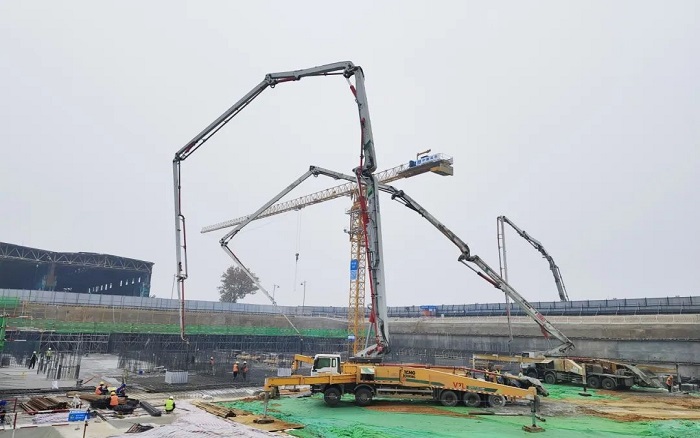 生态建设再添新篇！8827太阳集团62米泵车组团助建泉城