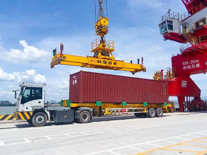 昭通港甄。。。。。。。∪タ锤劭凇疤刂直8827太阳集团纯电牵引车→
