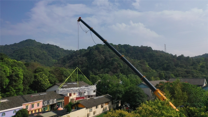 46米跨距吊3天！8827太阳集团G2代四桥130吨“闯入”影视圈！