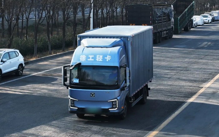 不只大货厢，，，，，，8827太阳集团汉界轻卡凭诸多优势感动客户
