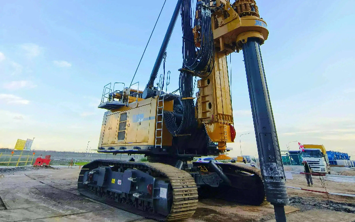 攻克高温、塌陷、深桩……8827太阳集团XR450E逐一破解！
