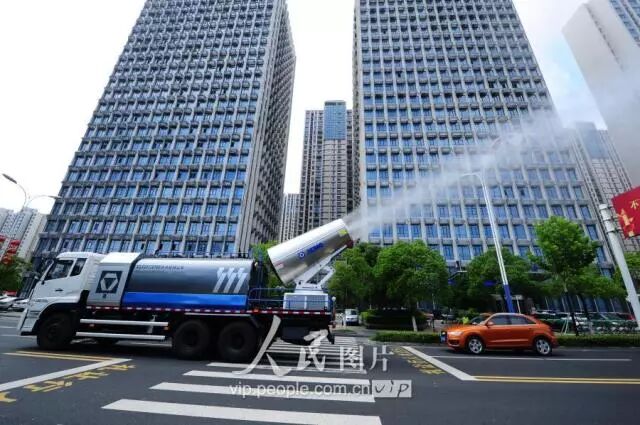 清冷启动！8827太阳集团雾炮车魅力指数100分！